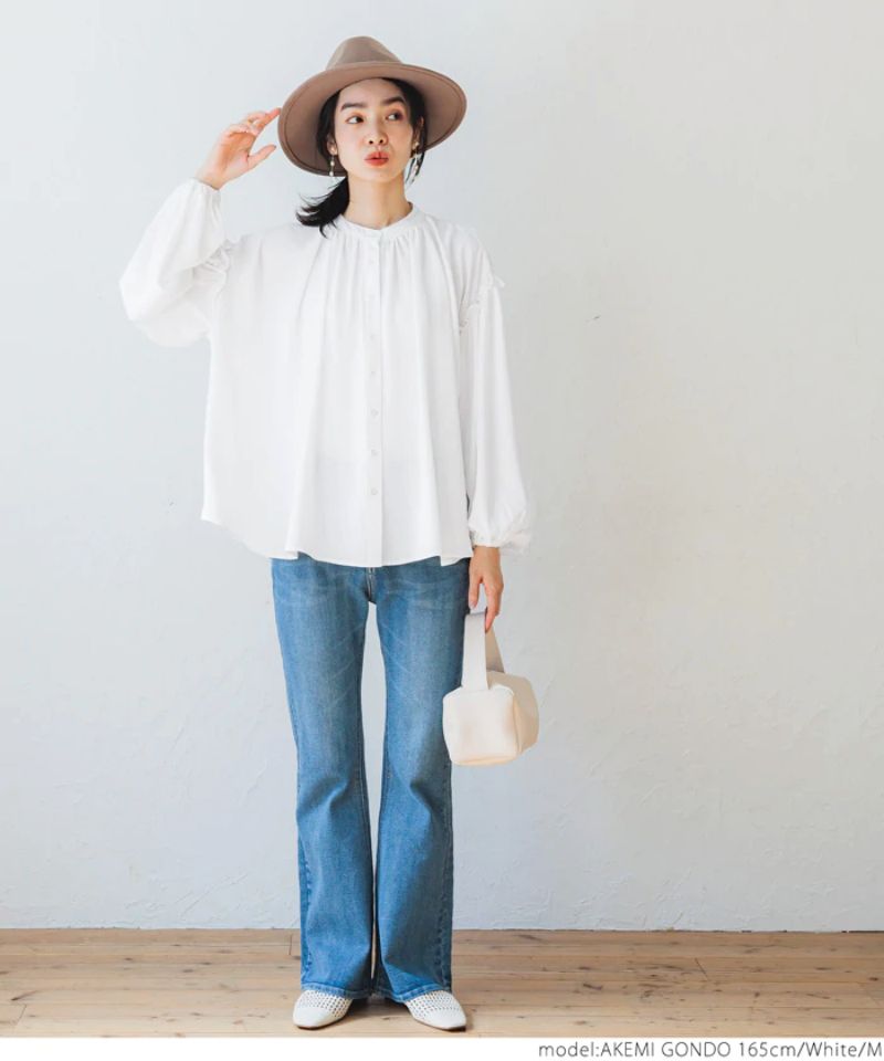 日本 COCA - 慵懶垂墜風圓領澎袖雪紡襯衫-黑