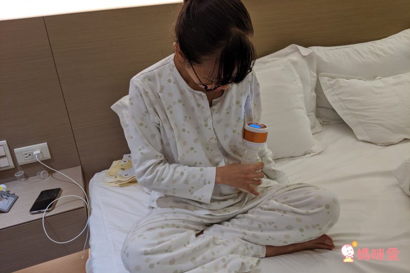 主機只有一個手掌的大小！新貝樂 雙邊電動吸乳器