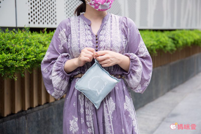 日本代購 - 超大容量保冷購物袋(可折疊收納)-英文線條-石英粉-24L/耐重15kg