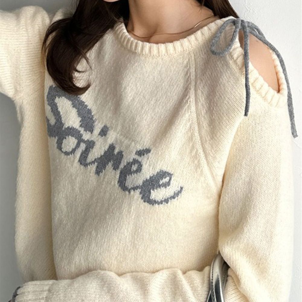 mily bilet 露肩綁帶唯美文字針織上衣-象牙