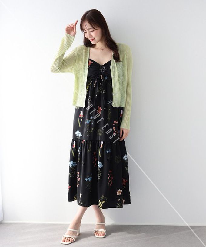 日本 BLUE EAST - 優雅皺摺度假花卉吊帶洋裝-黑 (M)