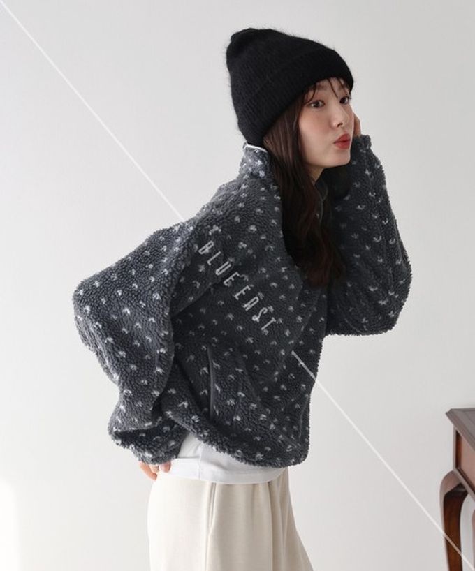 日本 BLUE EAST - 滿版愛心泰迪毛絨溫暖長袖上衣-米白 (M)