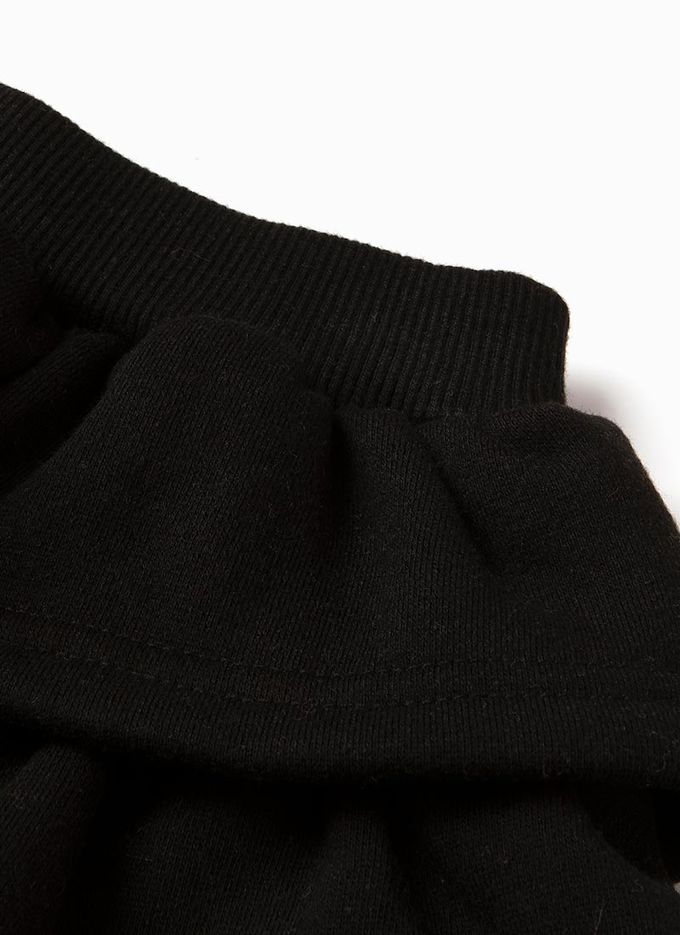 韓國 OZKIZ - 雛菊點綴層次內搭褲裙套裝-黑