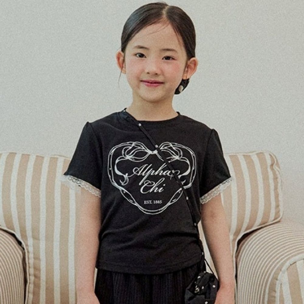 W.S.B. 造型蕾絲點綴短袖上衣-蝴蝶結緞帶愛心印-黑