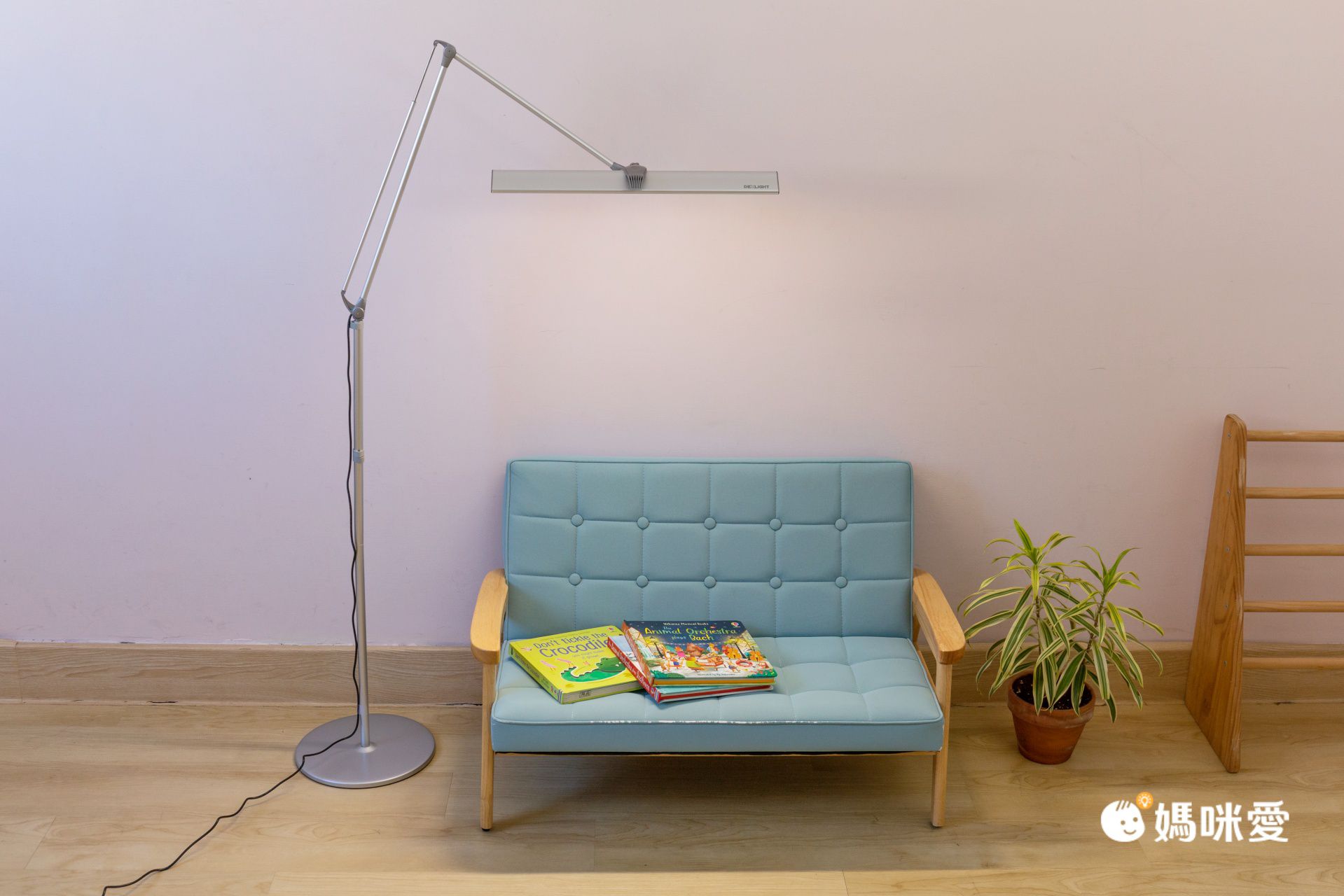 挑戰全網最低價【DEXLIGHT雙臂LED護眼檯燈】360°自由伸縮