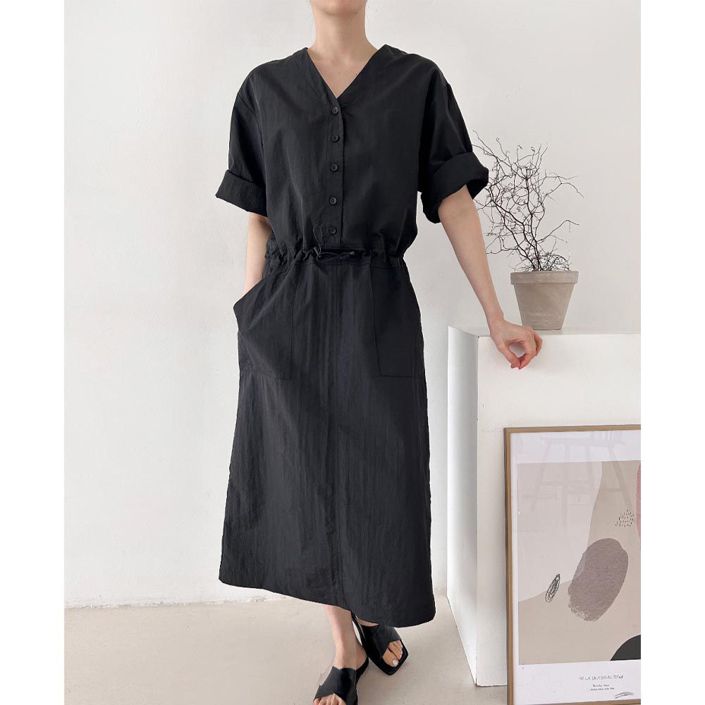 韓國女裝連線 - (透氣快乾)V領腰際抽繩連身洋裝-黑 (FREE)
