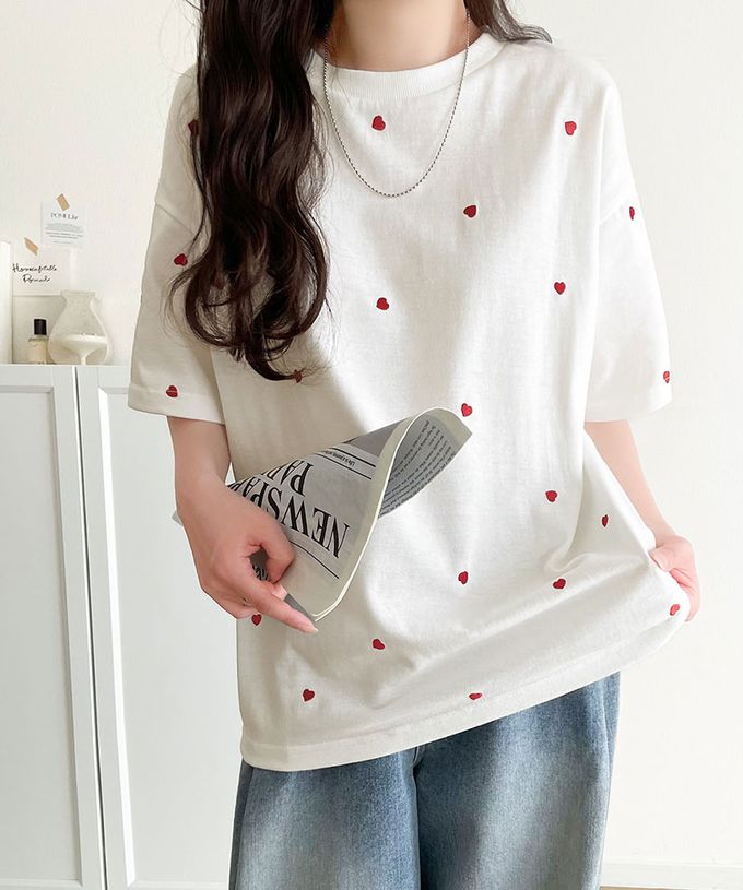 日本 Classical Elf - Java 小巧愛心刺繡短袖上衣-白底x黑