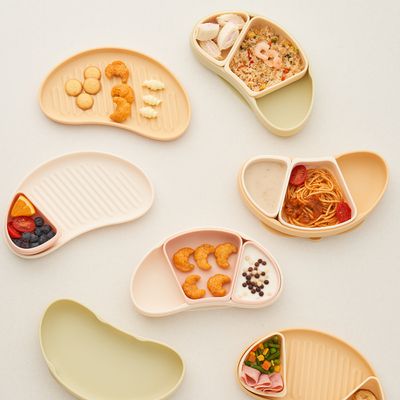 韓國 MOYUUM - 白金矽膠吸盤式組合餐盤組-可頌系列-草莓白