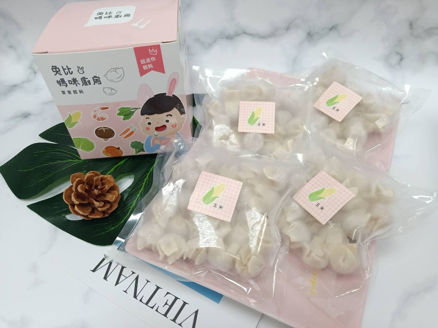 兔比媽咪廚房 - 優惠組-寶寶餛飩(五彩繽紛款*1高麗菜鮮蝦*1玉米*1)彩虹蔬菜麵*1繽紛麵疙瘩*1