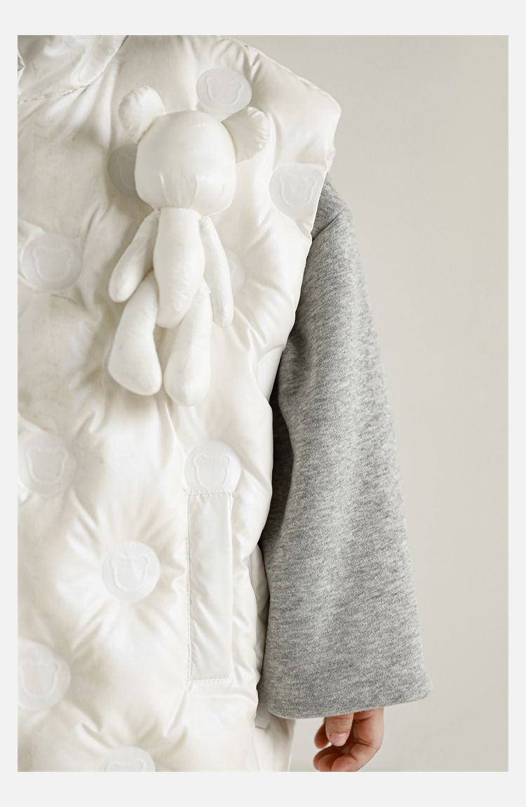 TONGMO - (90%鴨絨)可拆卸太空感立領羽絨外套-熊熊-米白色
