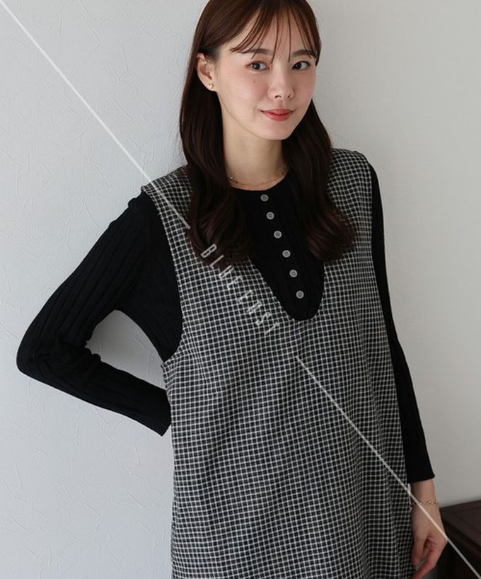 日本 BLUE EAST - 氣質英倫格紋深U領分層背心裙-黑棕系