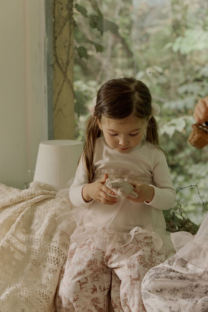 韓國 Puellaflo - 網紗拼接微領彈性上衣-米白