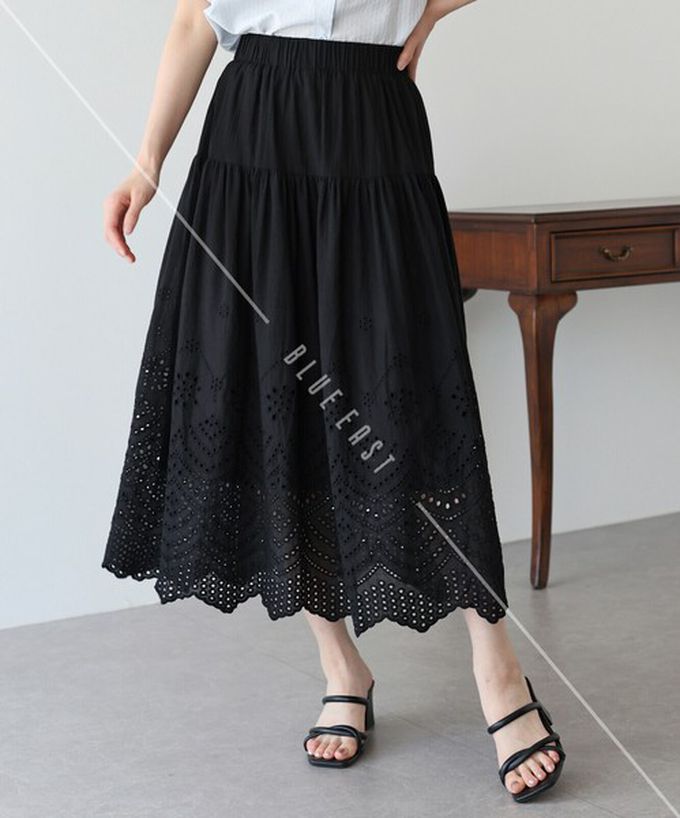 日本 BLUE EAST - 甜美雕花蕾絲下擺鬆緊長裙-水藍