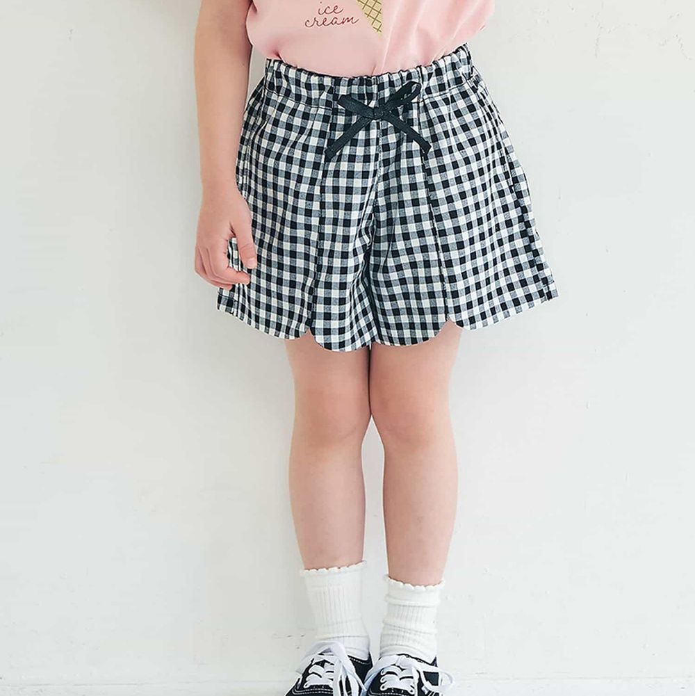 下擺扇形愛心口袋俏麗短褲-小格子-黑白