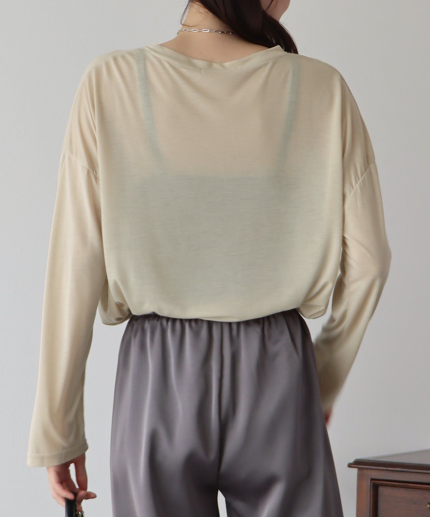 日本 BLUE EAST - 柔軟薄透落肩長袖上衣-粉