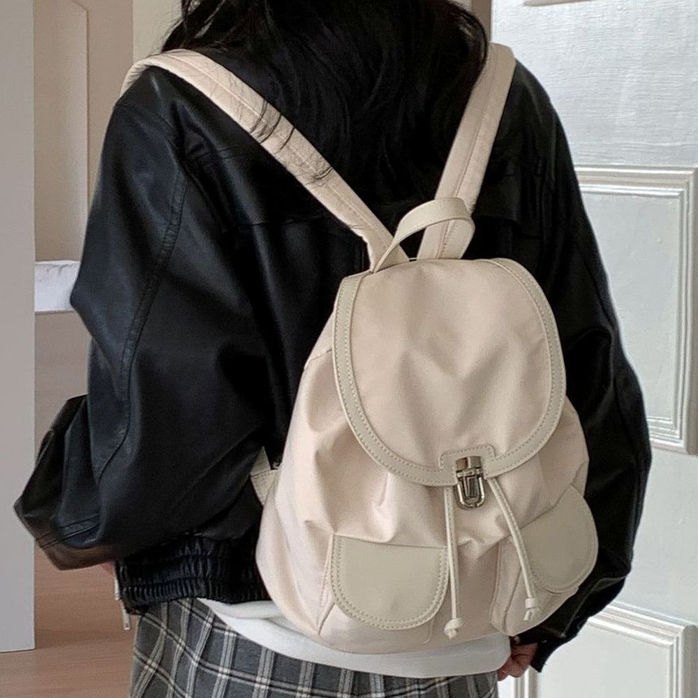 韓系小眾翻蓋縮口尼龍後背包-象牙白