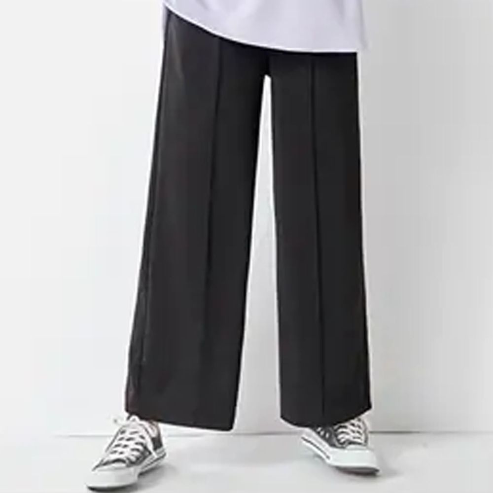 日本 BELLUNA - 美腿立體壓褶寬褲-黑