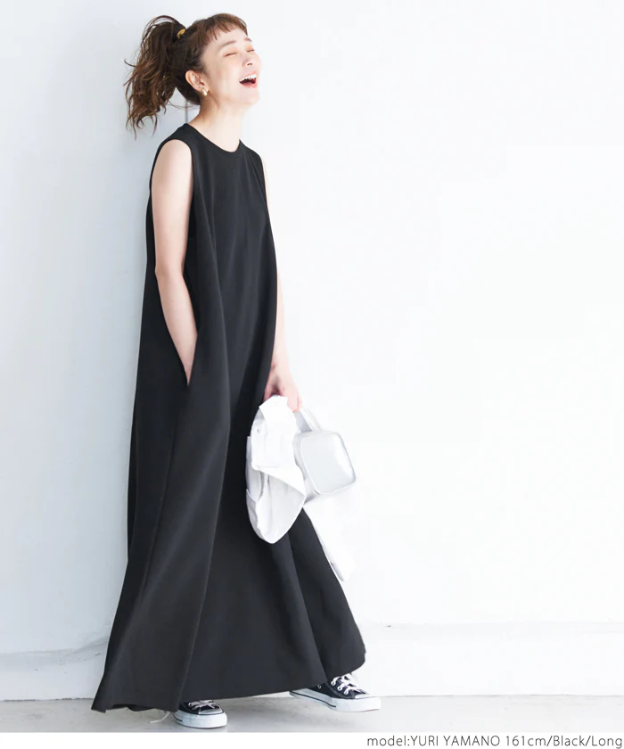 日本 COCA - 素面舒適彈性無袖A字洋裝-黑