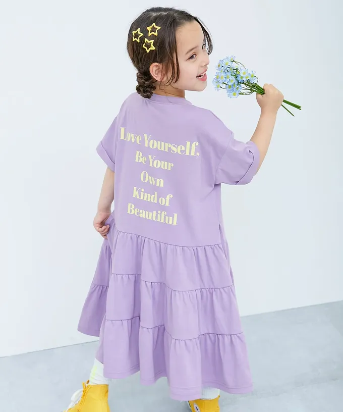 日本 devirock - 天竺棉舒適分層短袖洋裝-背後標語-淺灰杏