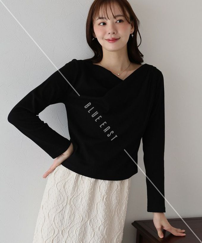 日本 BLUE EAST - 顯瘦V領垂墜感羅紋長袖上衣-淺卡其