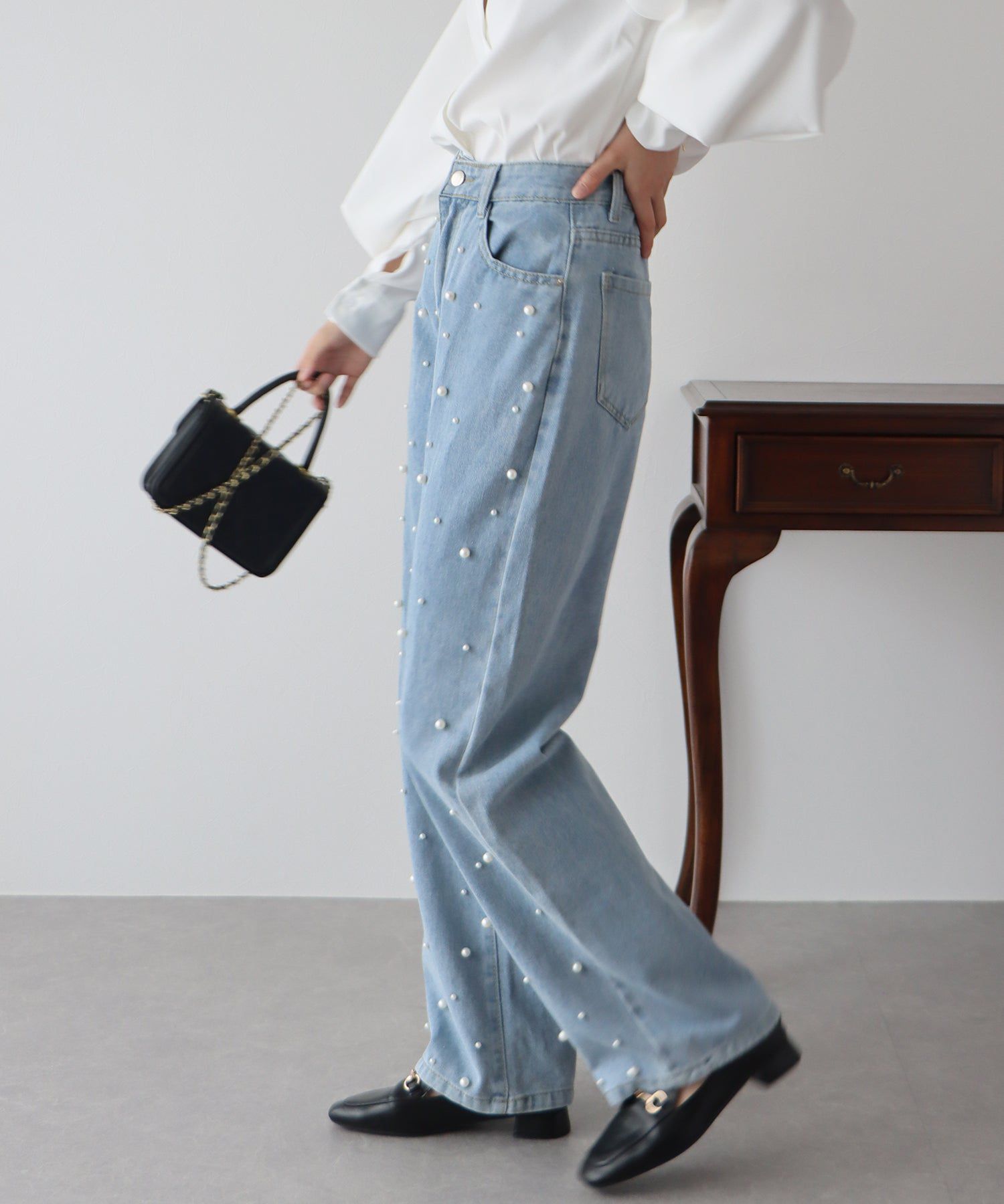 日本 BLUE EAST - 熱銷款 時尚珍珠點綴牛仔褲-B款-靛藍