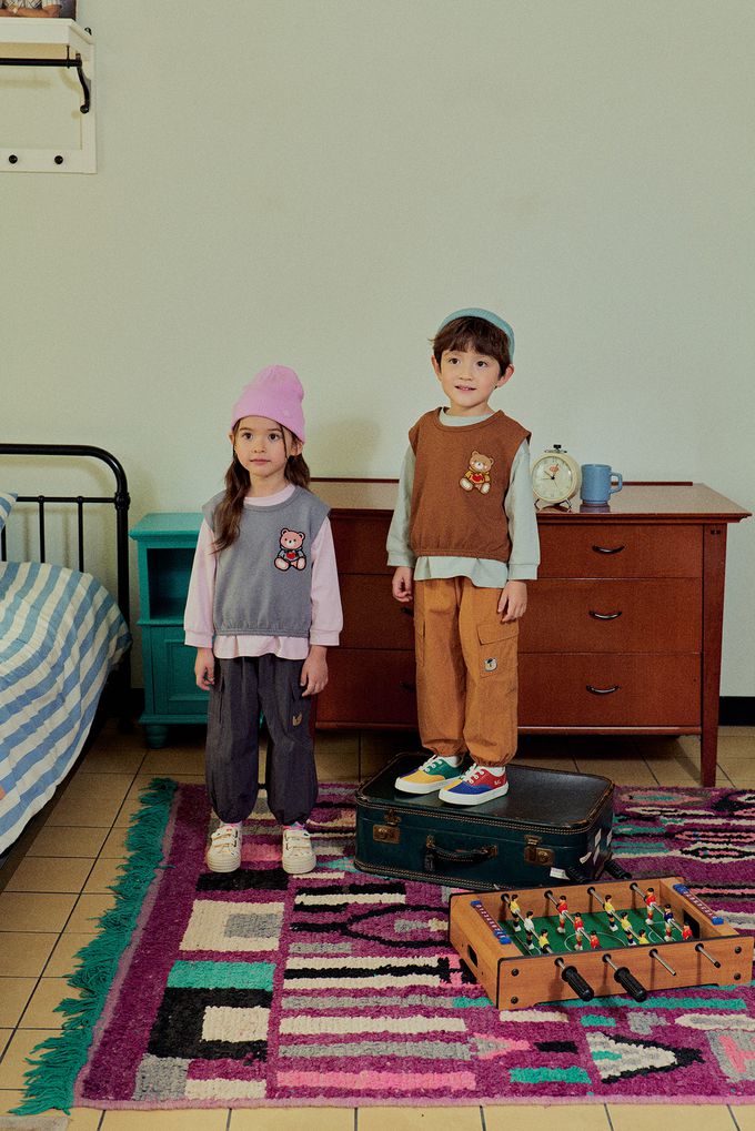 韓國 First Blue - 鬆緊腰熊點綴縮休閒口長褲-黃棕