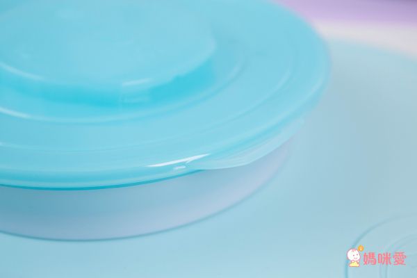 一轉即扣！吸力超強不打翻【瑞典 TwistShake 餐盤】