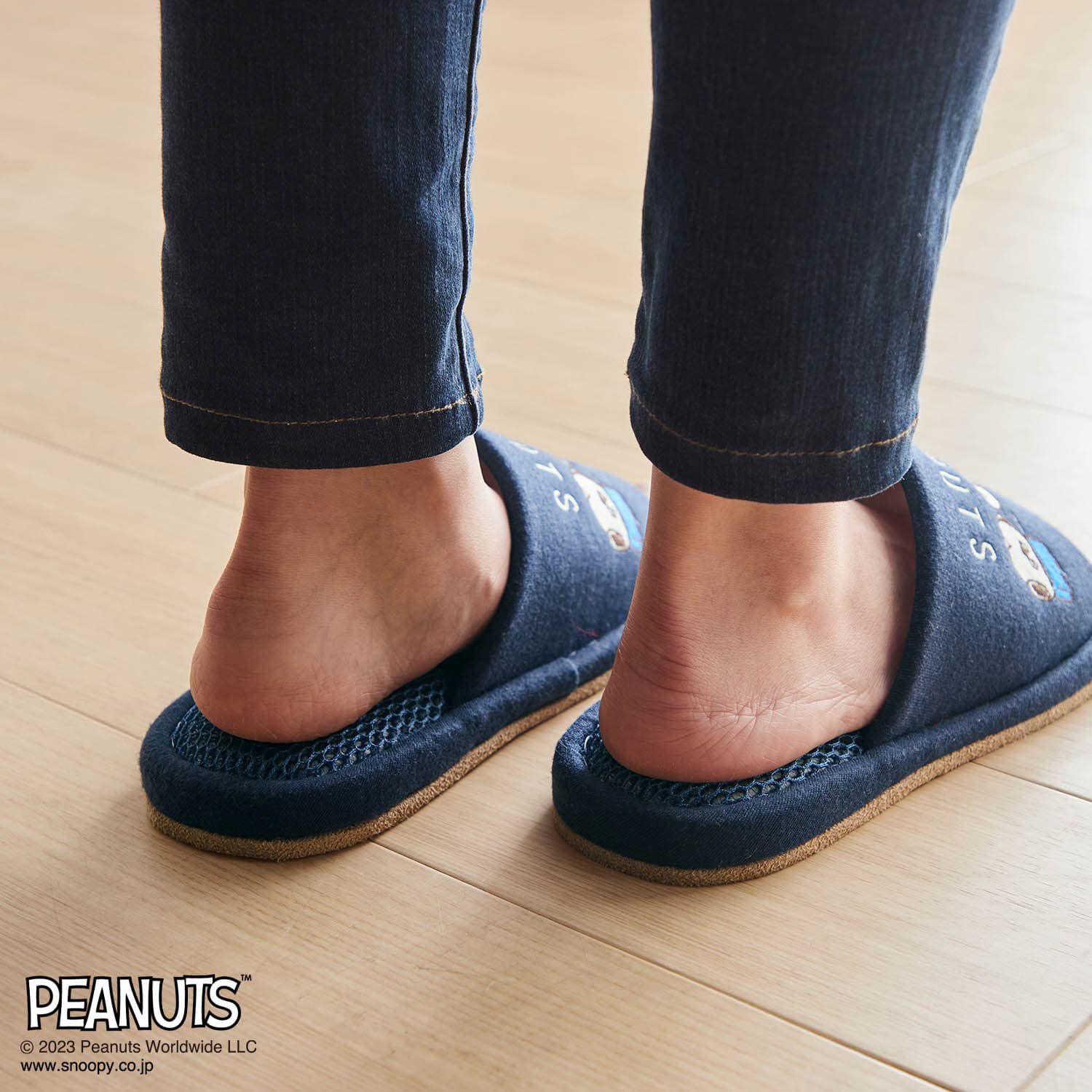 日本千趣會 - SNOOPY 刺繡印花網眼透氣室內拖鞋-俏皮紅 (L(24-25.5cm))