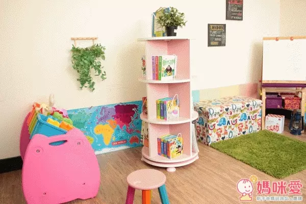 【第一博士成長書桌椅™】 360° 旋轉書櫃 / 月亮書桌組