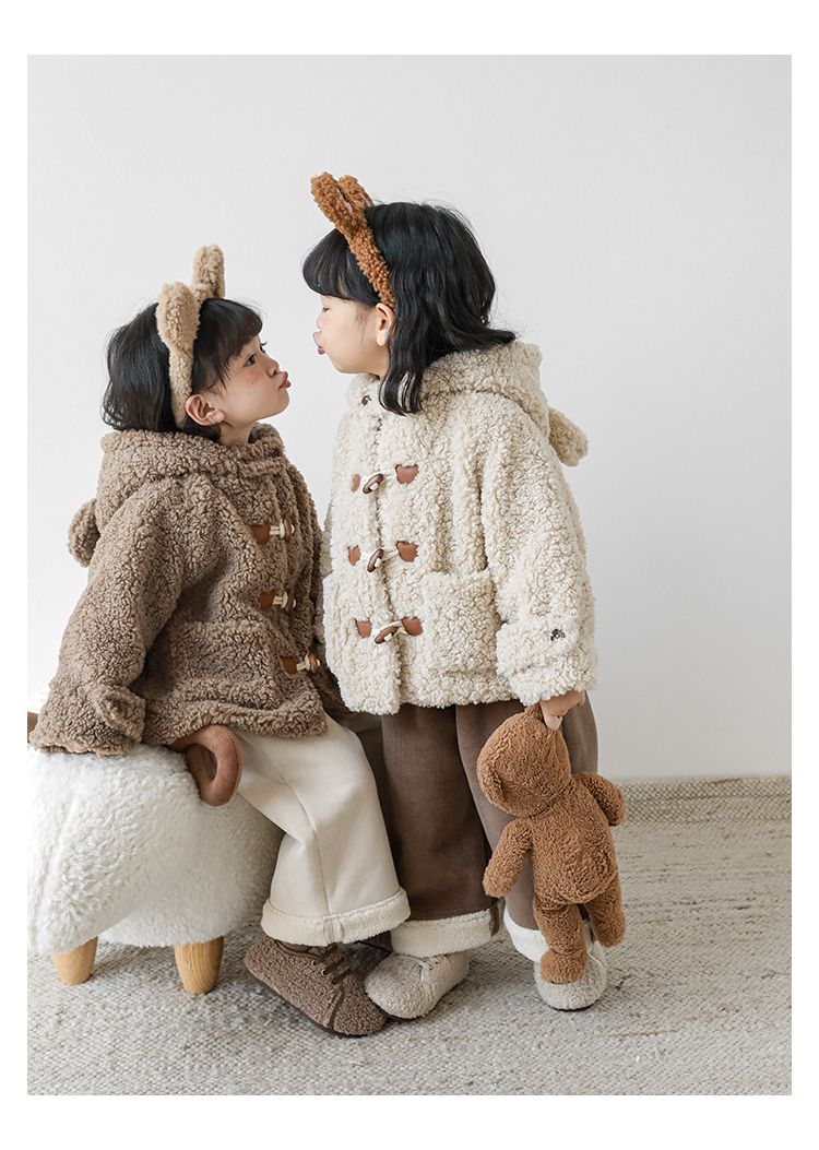 TONGMO - 立體造型羊羔絨牛角釦連帽外套-熊耳朵-米色