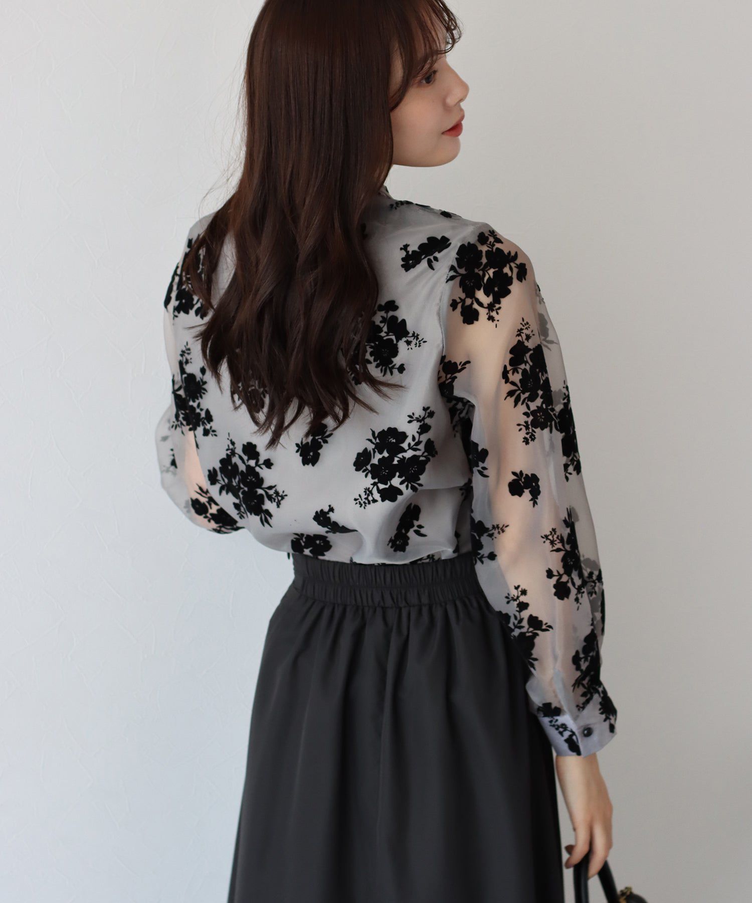 日本 BLUE EAST - 浪漫歐根紗蝴蝶結長袖上衣-黑