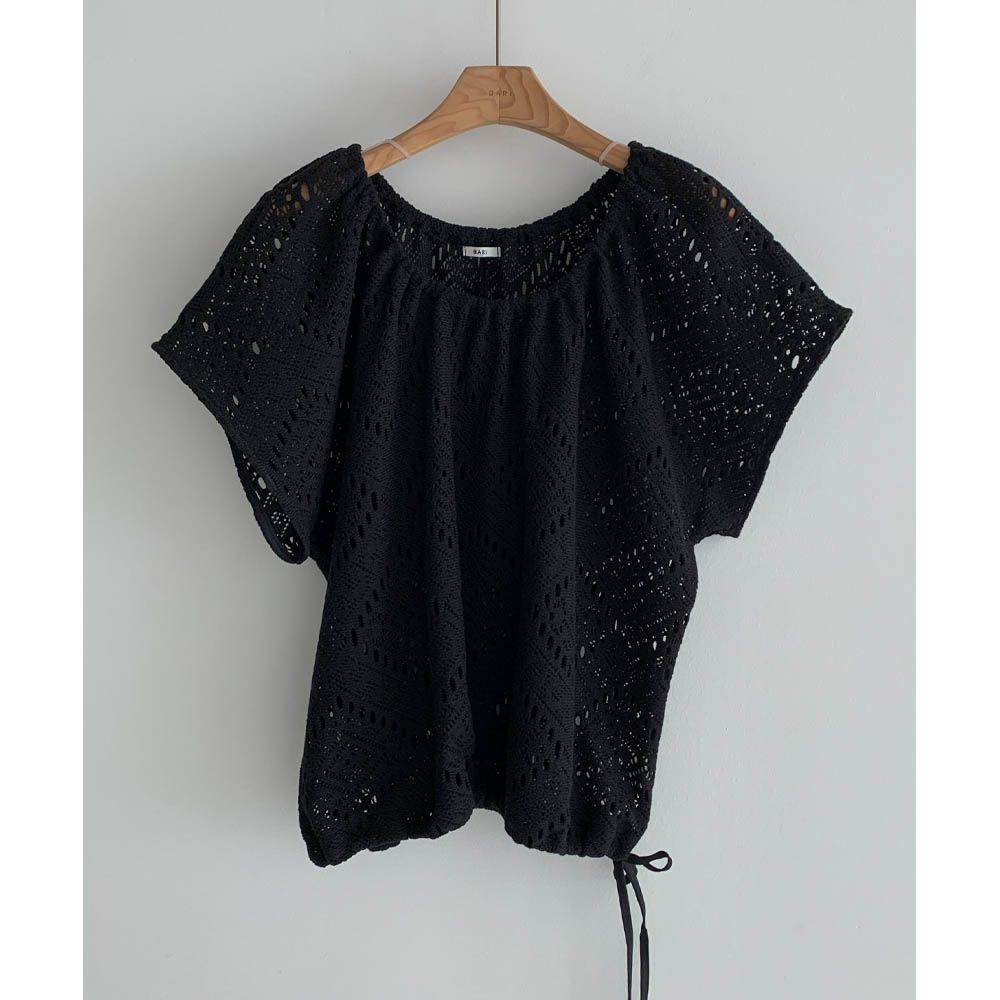 風情鏤空下襬抽繩短袖上衣-黑 (FREE)