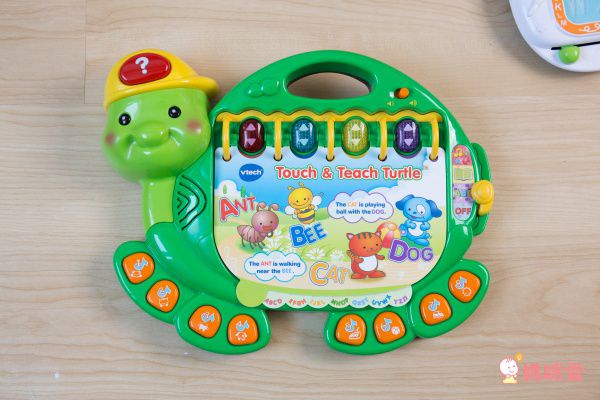 化身飛行員探索世界【Vtech】聲光探索地球儀