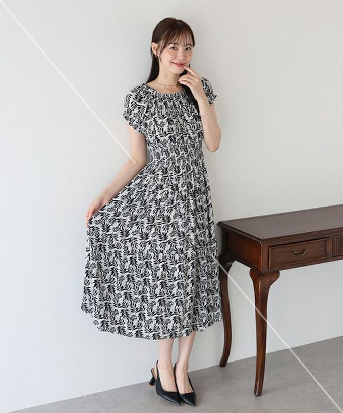 日本 BLUE EAST - 一字領2way露肩迷人短袖洋裝-典雅葉子-黑 (M)