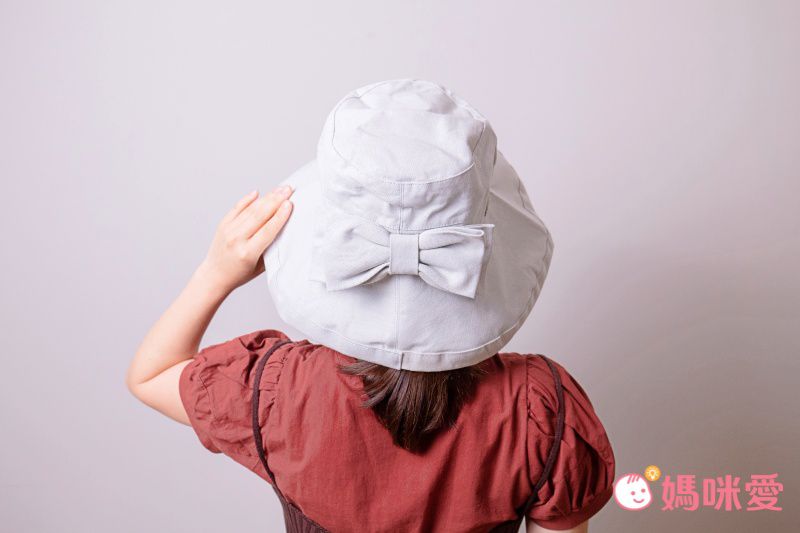 日本服飾代購 - (媽媽)UPF50+ 純棉大帽簷遮陽帽-蝴蝶結款-深墨綠 (56-60cm)