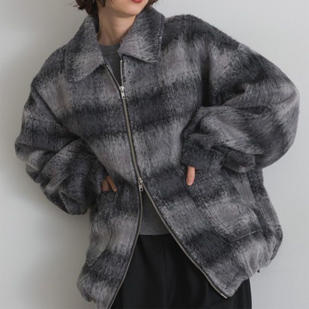 毛海感寬版雙拉鏈大口袋保暖外套-黑格紋