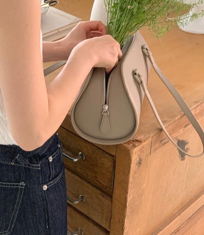 韓國lemego - 牛皮圓筒手提肩背包(Bella)-淺卡其