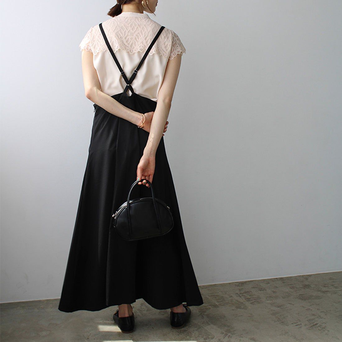 日本 BELLUNA - 精緻蕾絲拼接雪紡無袖襯衫-淺杏