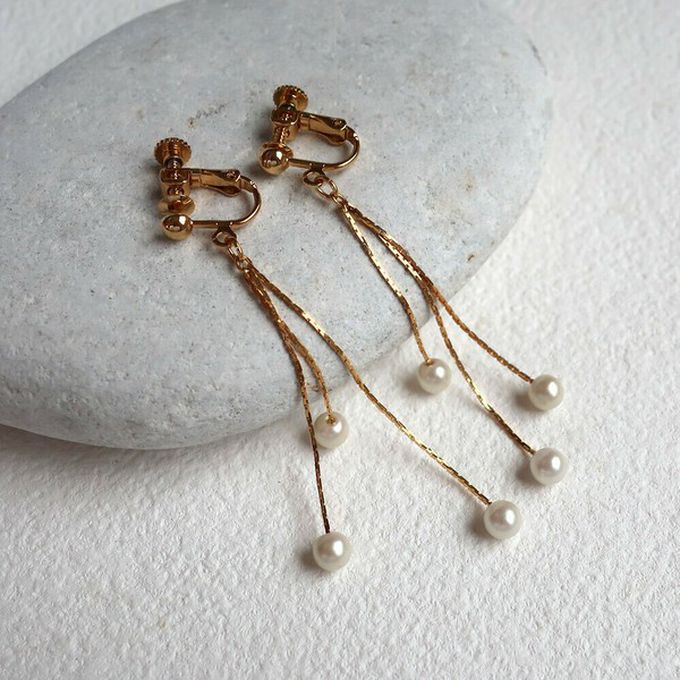 日本 Melody Accessory - 日本製 搖曳三珍珠垂墜感耳環-銀