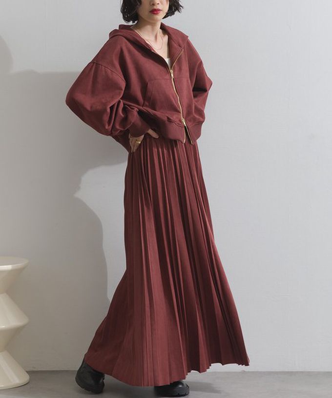 日本 ELENCARE DUE - 俐落低調麂皮百褶長裙-象牙米