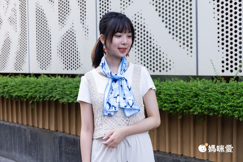 日本現代百貨 - 抗UV水涼感巾(附收納罐)-企鵝家庭 (30x100cm)