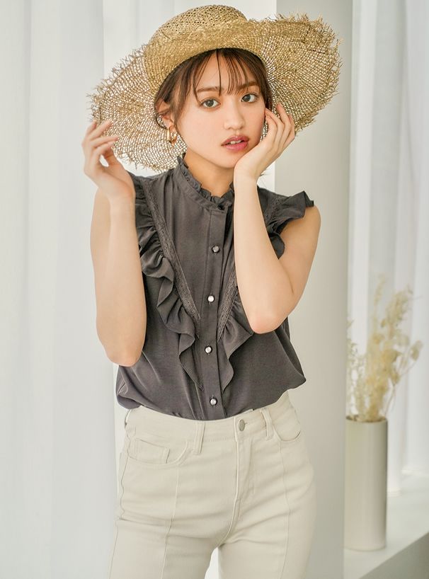 日本 GRL - V字荷葉邊無袖襯衫-天使白