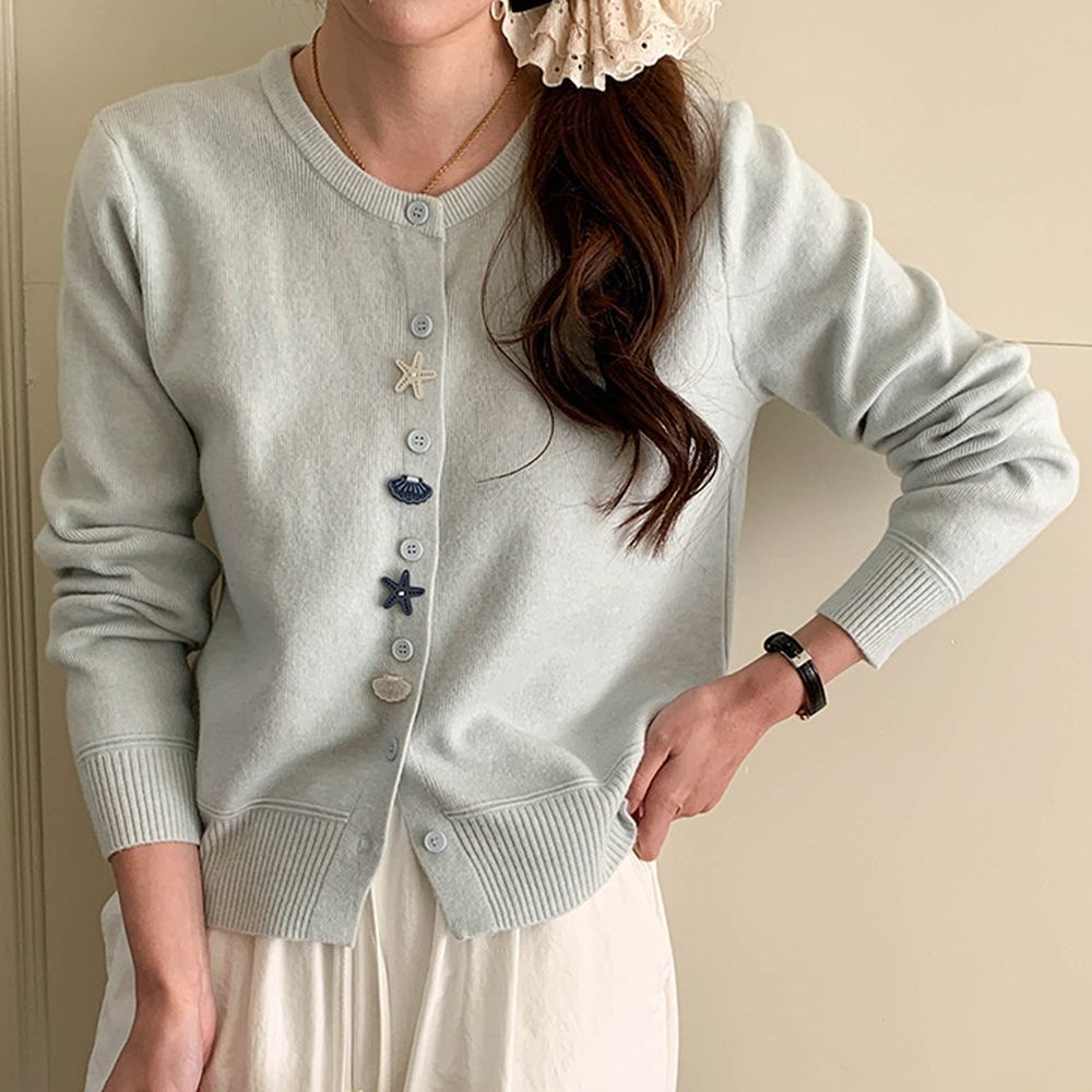 造型海星貝殼鈕釦長袖針織外套-淺水藍 (F)