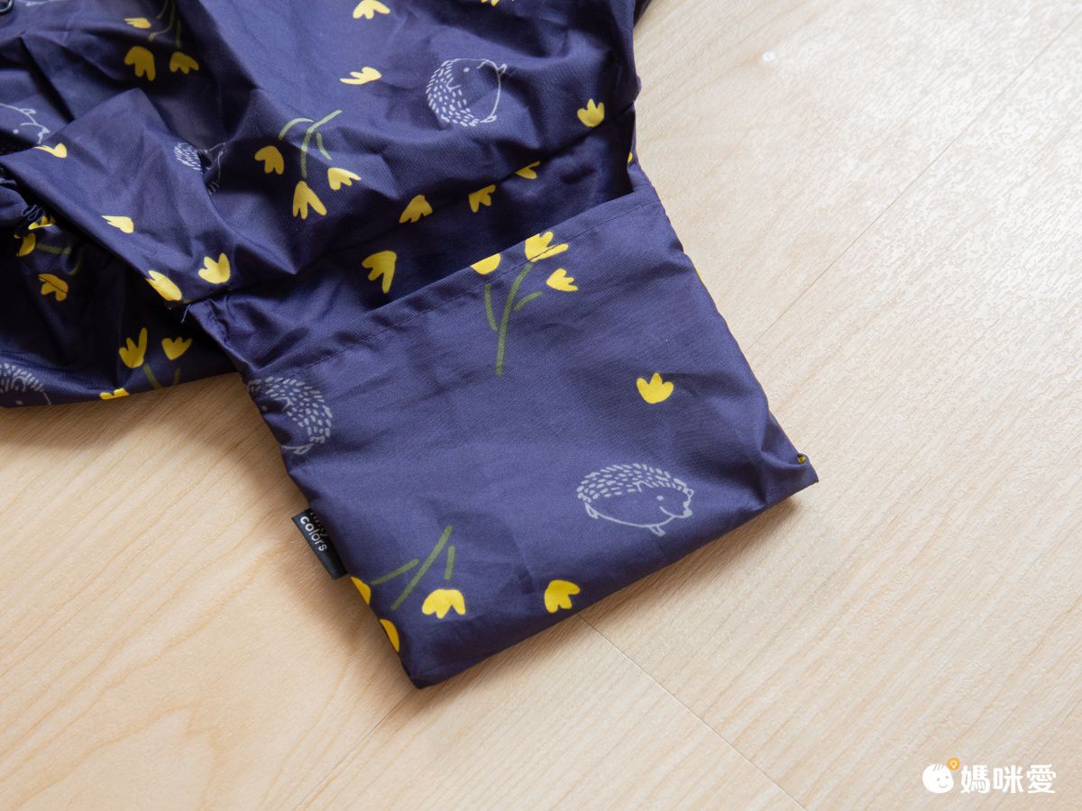 日本 nifty colors - 輕量防潑水背包雨衣/防水套-刺蝟小森林-深藍 (20~30L背包適用)