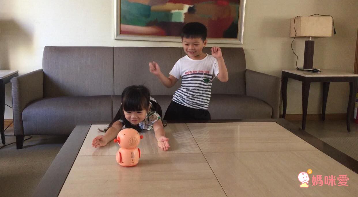 唱跳搖擺機器人★牛津新品★陪玩安撫的育兒神器！電音舞曲