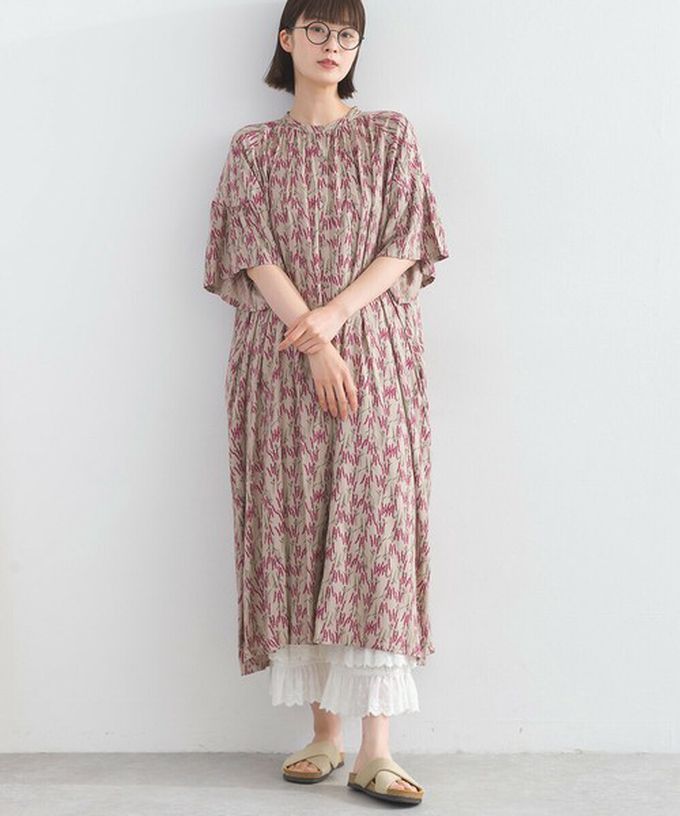 日本 Lupilien - 柔滑嫘縈植物印花寬鬆短袖洋裝-綠x桃