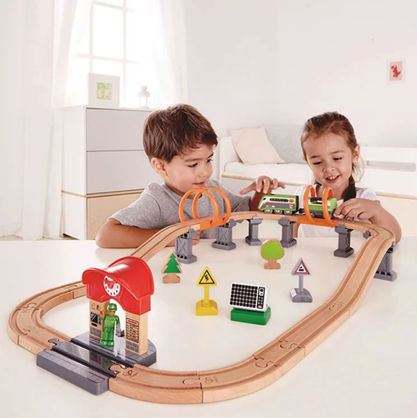 超酷太陽能車／高鐵車站加入！❤ 德國 Hape 軌道車 ❤ 車車控最愛豪華軌道