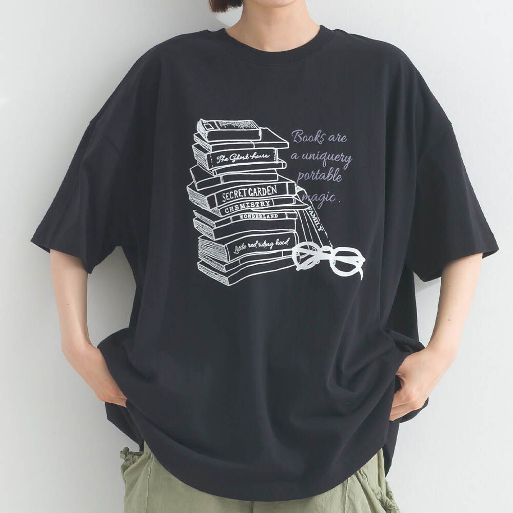 16OE天竺棉 氣質書籍印花寬鬆短袖上衣-黑