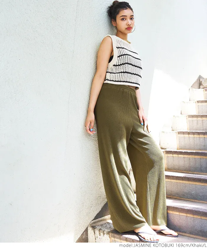 日本 COCA - [可剪裁]  百搭垂墜感彈性修身寬褲-卡其