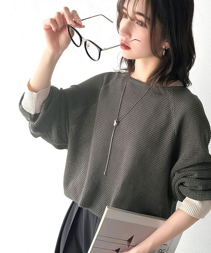 日本 Classical Elf - 透膚華夫格寬大率性長袖上衣-炭灰x米白